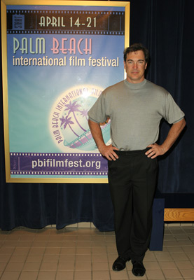 Patrick Warburton at event of The Civilization of Maxwell Bright (2005)