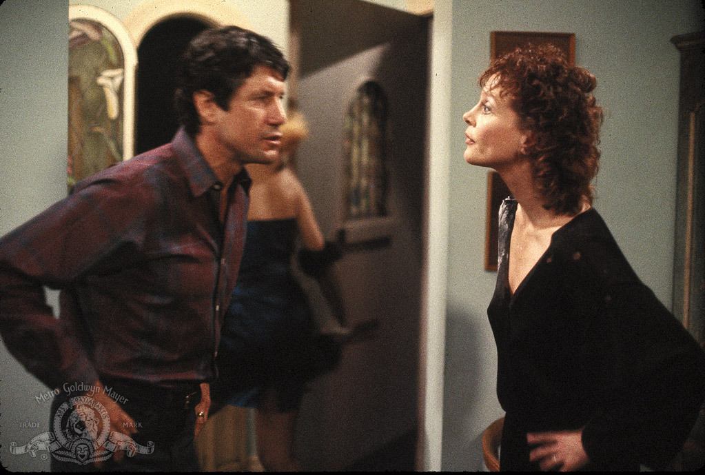 Still of Leigh Taylor-Young and Fred Ward in Secret Admirer (1985)
