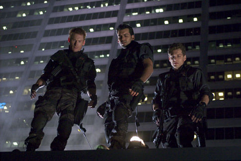 Still of Oded Fehr and Zack Ward in Absoliutus blogis 2: Apokalipse (2004)