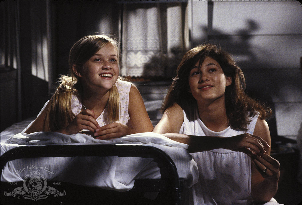 Still of Reese Witherspoon and Emily Warfield in The Man in the Moon (1991)