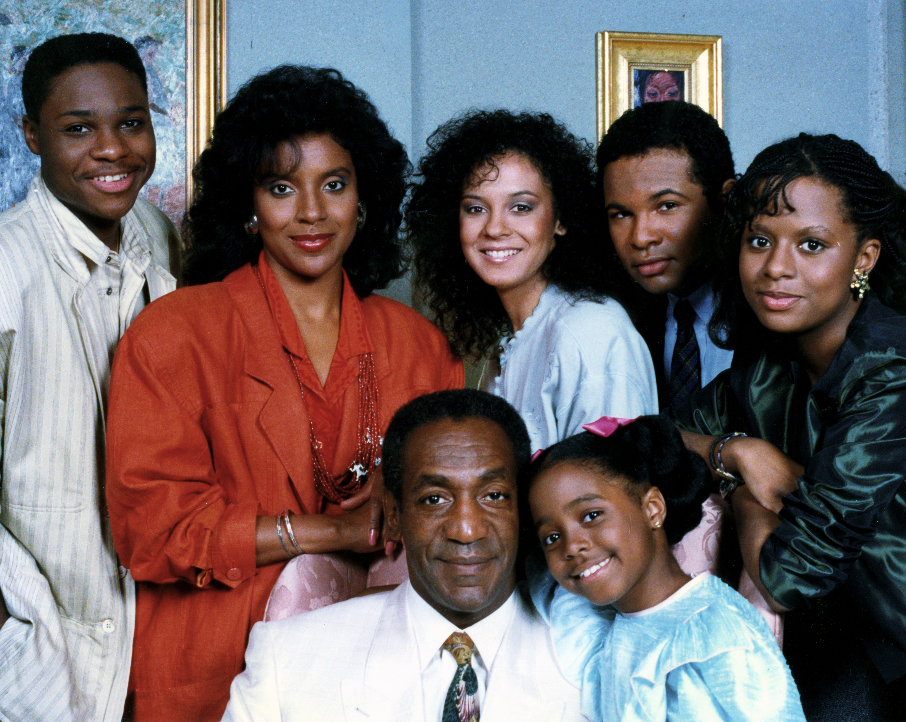 Still of Bill Cosby, Tempestt Bledsoe, Sabrina Le Beauf, Geoffrey Owens, Keshia Knight Pulliam, Phylicia Rashad and Malcolm-Jamal Warner in The Cosby Show (1984)