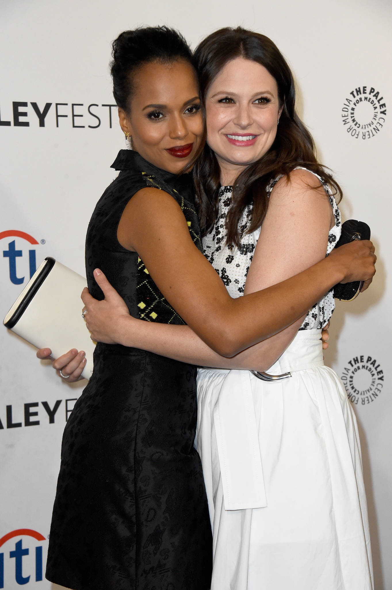 Kerry Washington and Katie Lowes at event of Scandal (2012)