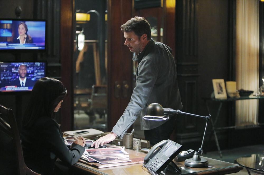 Still of Scott Foley and Kerry Washington in Scandal (2012)