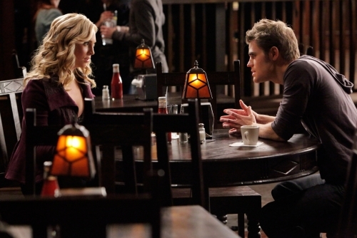 Still of Paul Wesley and Candice Accola in Vampyro dienorasciai (2009)