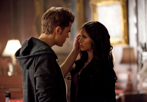 Still of Paul Wesley and Nina Dobrev in Vampyro dienorasciai (2009)