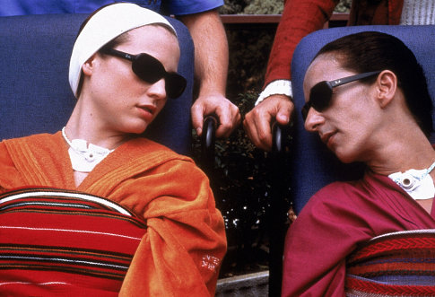 Still of Rosario Flores and Leonor Watling in Hable con ella (2002)