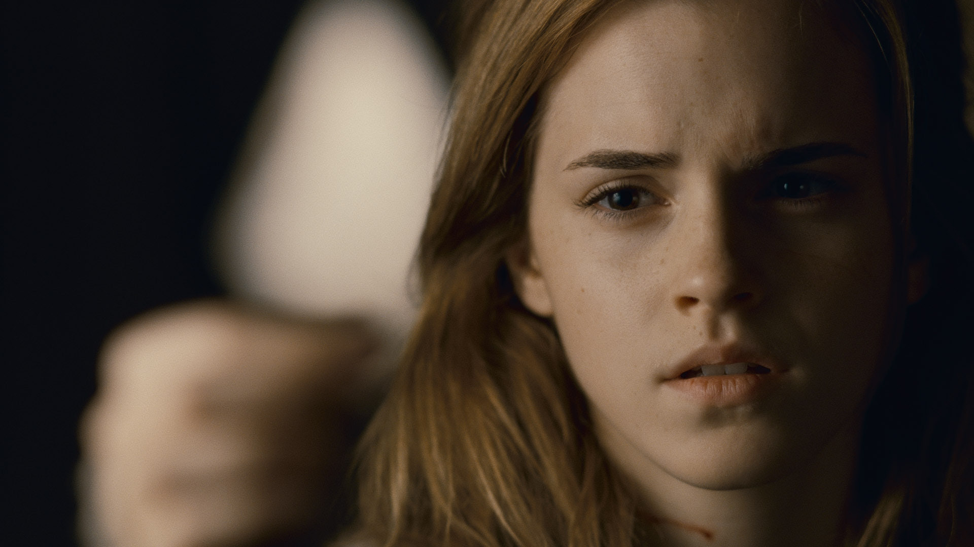 Still of Emma Watson in Haris Poteris ir mirties relikvijos. 2 dalis (2011)