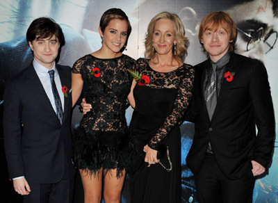 Rupert Grint, Daniel Radcliffe, J.K. Rowling and Emma Watson at event of Haris Poteris ir mirties relikvijos. 1 dalis (2010)