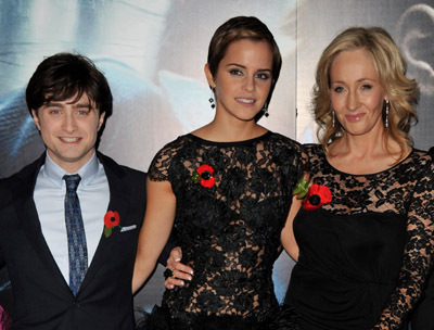 Daniel Radcliffe, J.K. Rowling and Emma Watson at event of Haris Poteris ir mirties relikvijos. 1 dalis (2010)