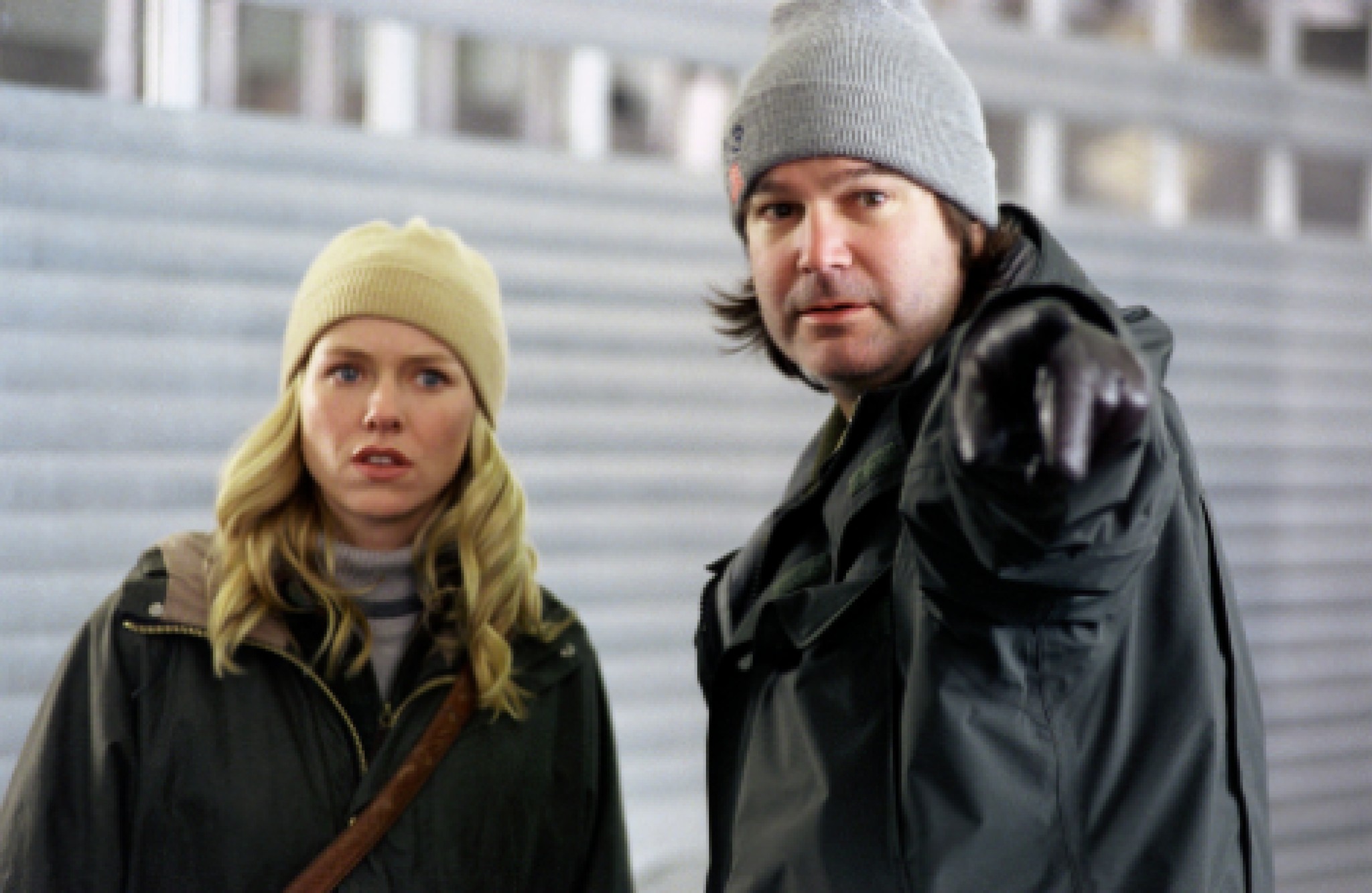 Still of Gore Verbinski and Naomi Watts in Skambutis (2002)