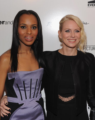 Kerry Washington and Naomi Watts at event of Mother and Child (2009)