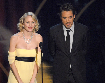 Robert Downey Jr. and Naomi Watts at event of The 79th Annual Academy Awards (2007)