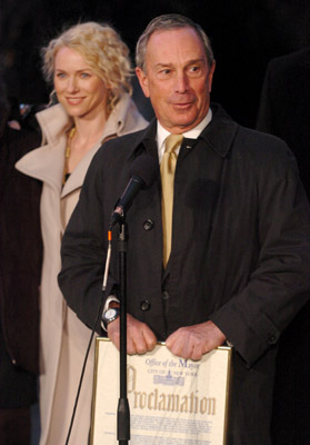 Michael Bloomberg and Naomi Watts at event of King Kong (2005)