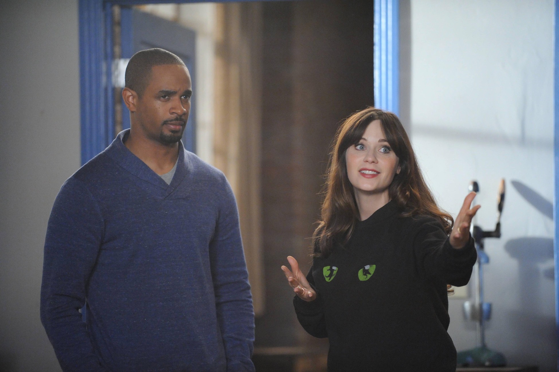 Still of Zooey Deschanel and Damon Wayans Jr. in New Girl (2011)