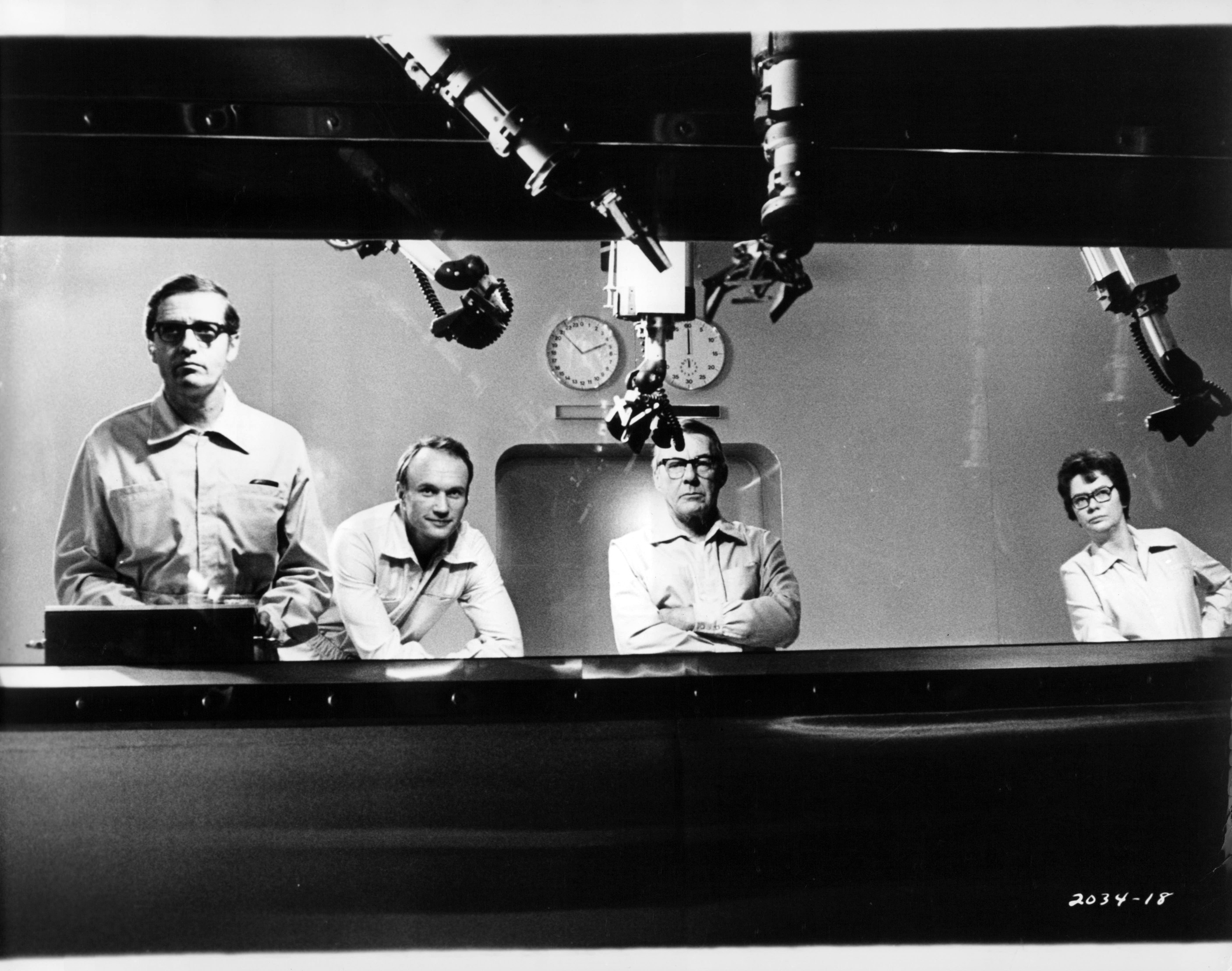 Still of Kate Reid, Arthur Hill, James Olson and David Wayne in The Andromeda Strain (1971)