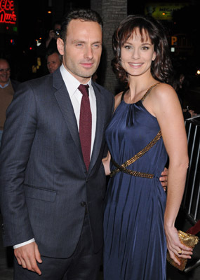 Andrew Lincoln and Sarah Wayne Callies at event of Vaiksciojantys negyveliai (2010)