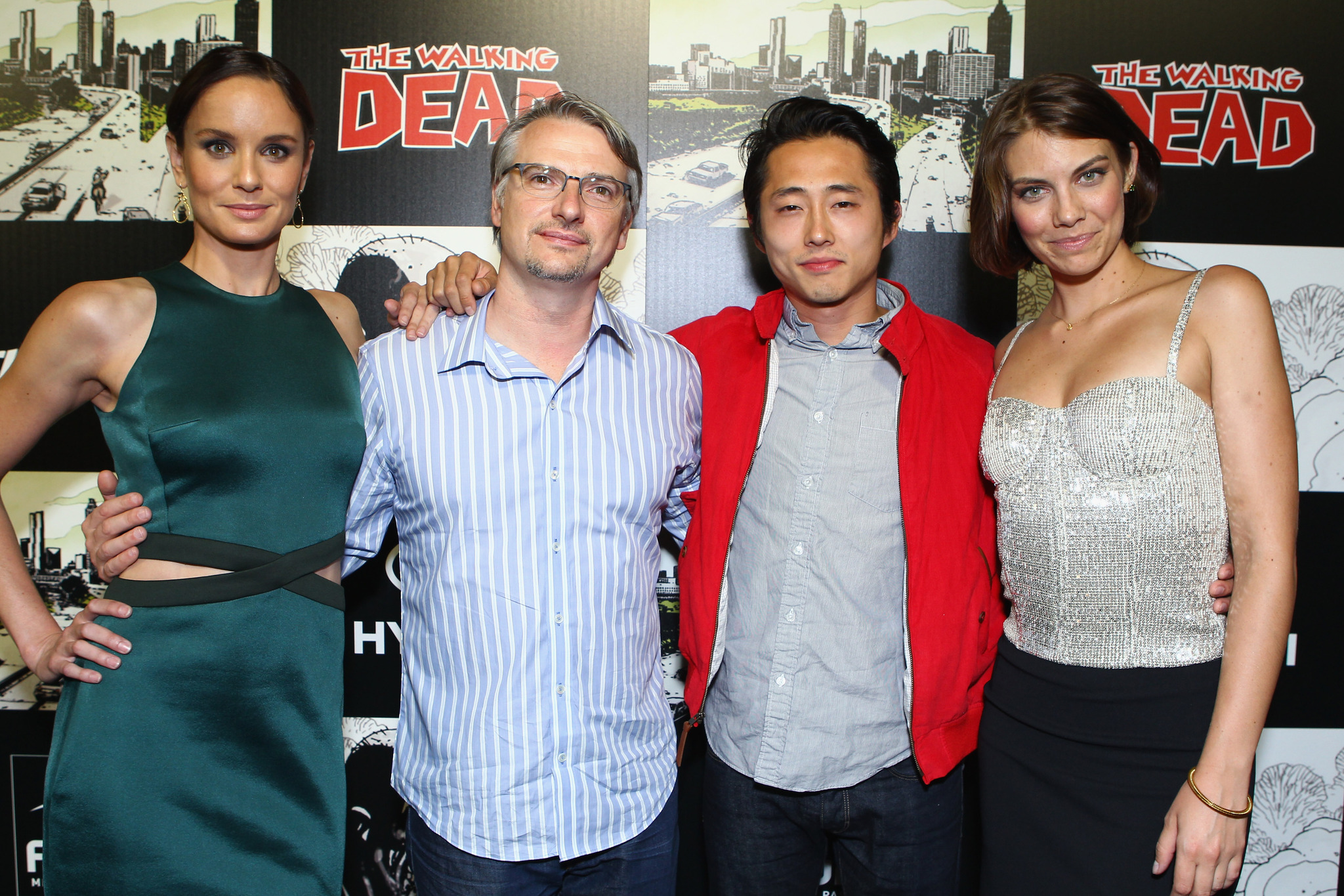 Sarah Wayne Callies, Lauren Cohan and Steven Yeun at event of Vaiksciojantys negyveliai (2010)