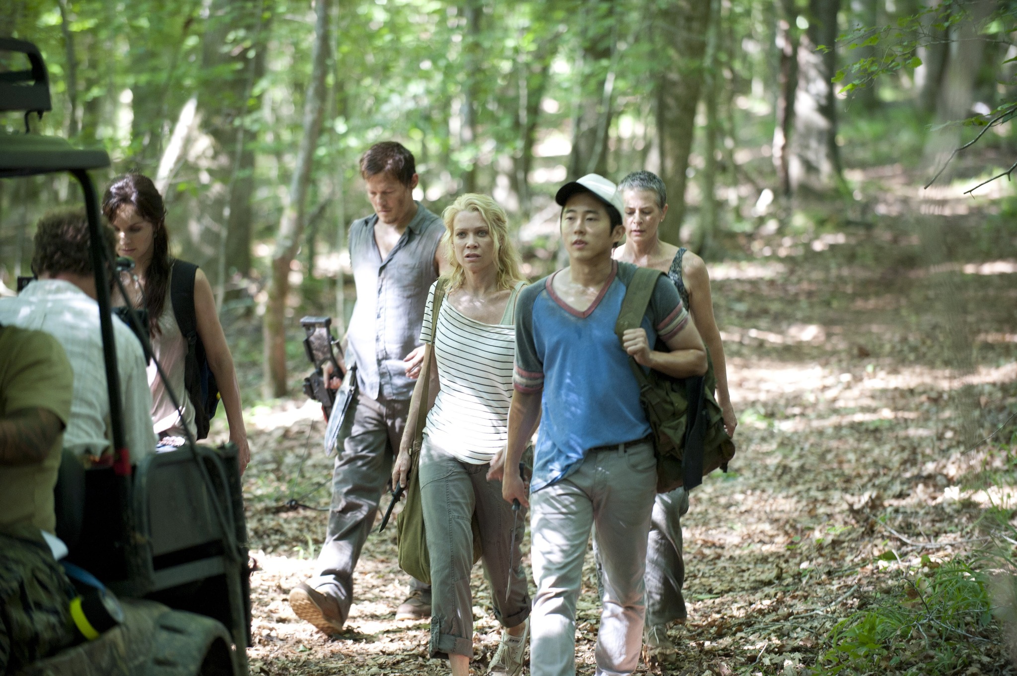 Still of Norman Reedus, Laurie Holden, Melissa McBride, Sarah Wayne Callies and Steven Yeun in Vaiksciojantys negyveliai (2010)