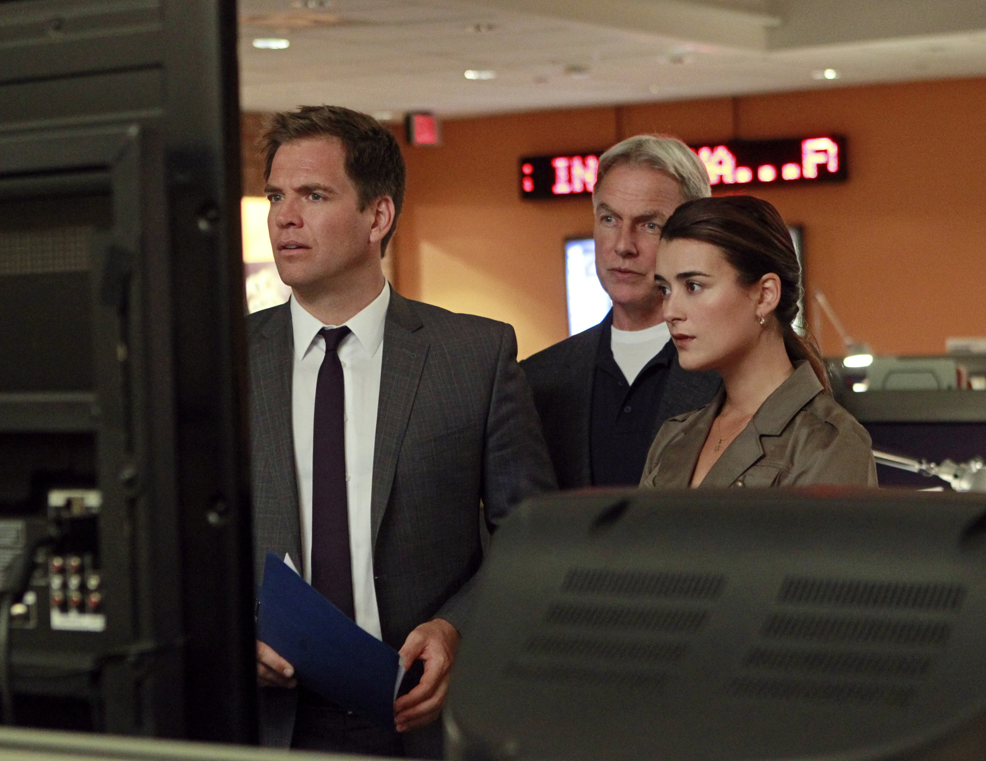 Still of Mark Harmon, Michael Weatherly and Cote de Pablo in NCIS: Naval Criminal Investigative Service (2003)