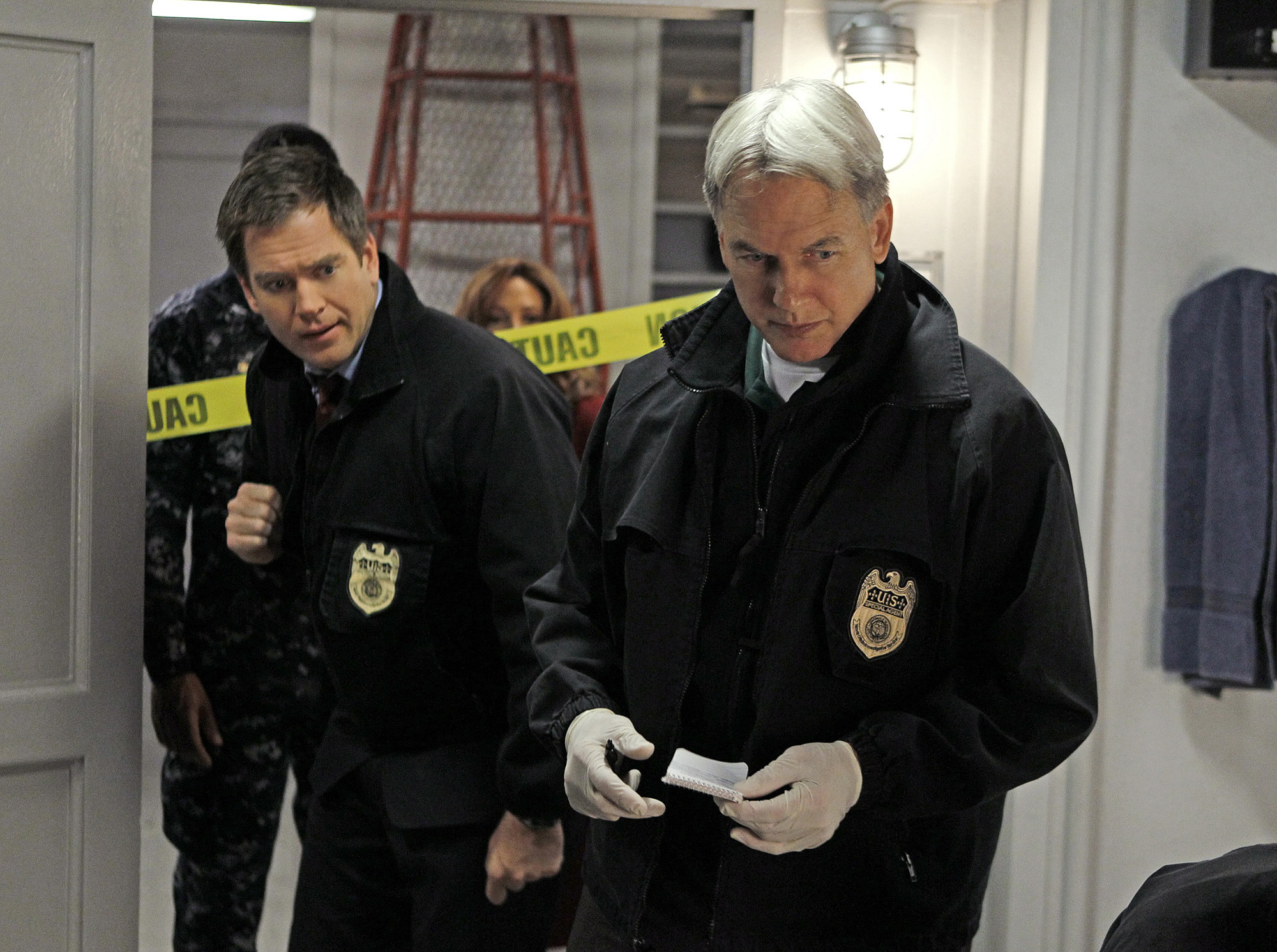 Still of Mark Harmon and Michael Weatherly in NCIS: Naval Criminal Investigative Service (2003)