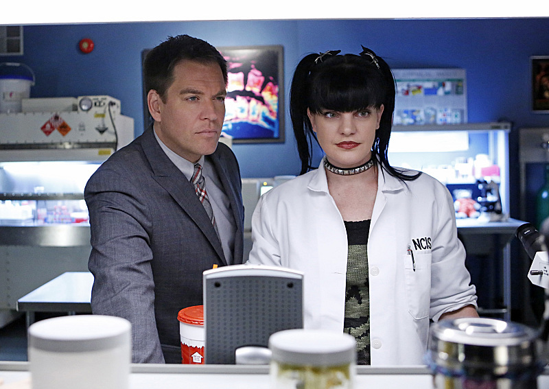 Still of Pauley Perrette and Michael Weatherly in NCIS: Naval Criminal Investigative Service (2003)