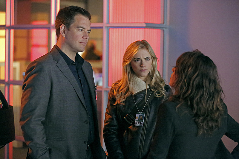 Still of Michael Weatherly and Emily Wickersham in NCIS: Naval Criminal Investigative Service (2003)