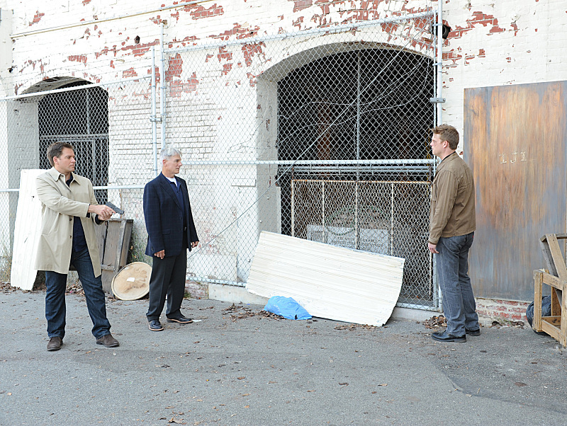 Still of Mark Harmon, Brad Beyer and Michael Weatherly in NCIS: Naval Criminal Investigative Service (2003)