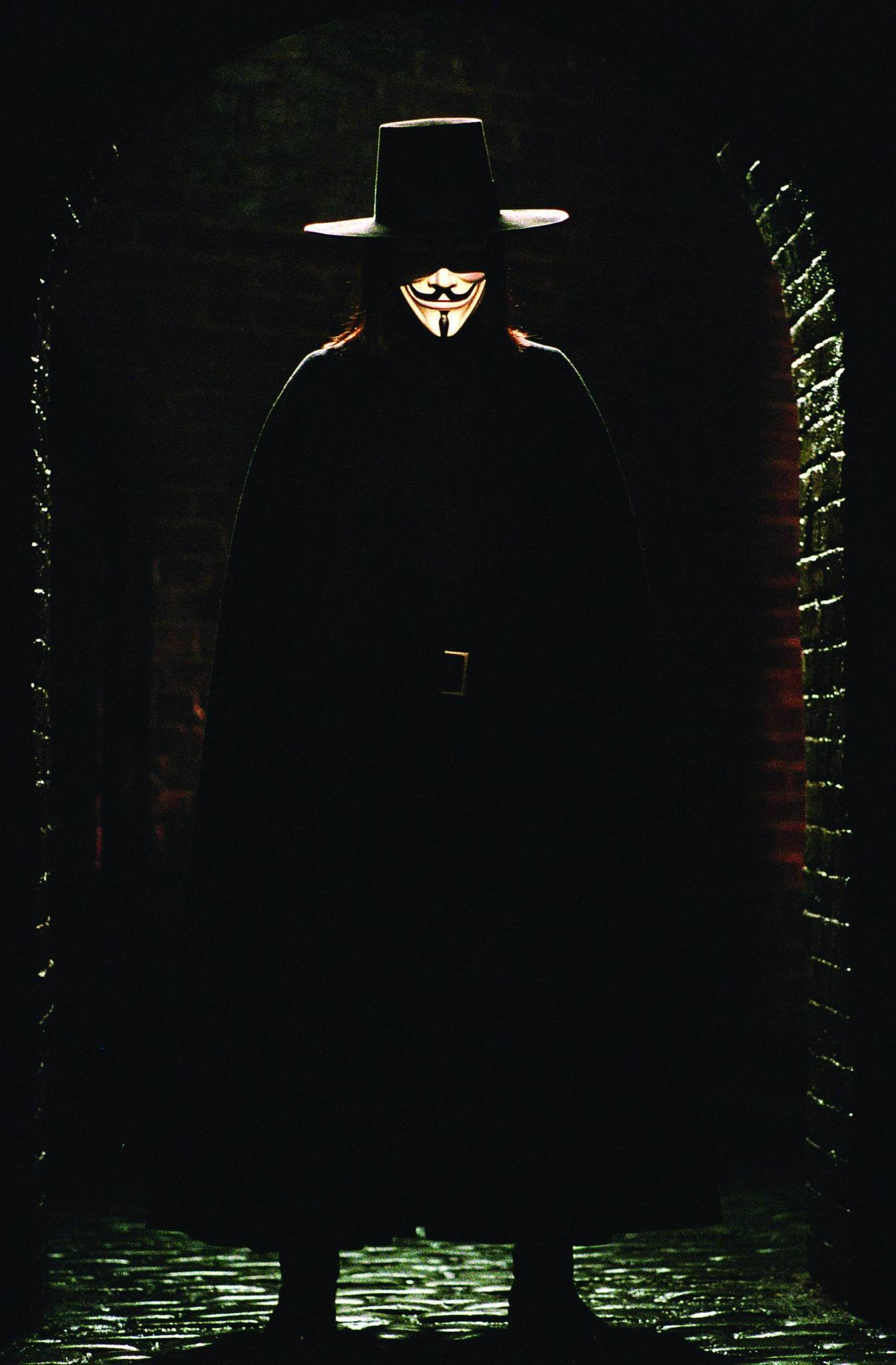 Still of Hugo Weaving in V - tai Vendeta (2005)