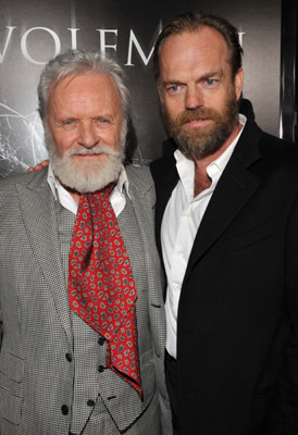 Anthony Hopkins and Hugo Weaving at event of Vilkolakis (2010)