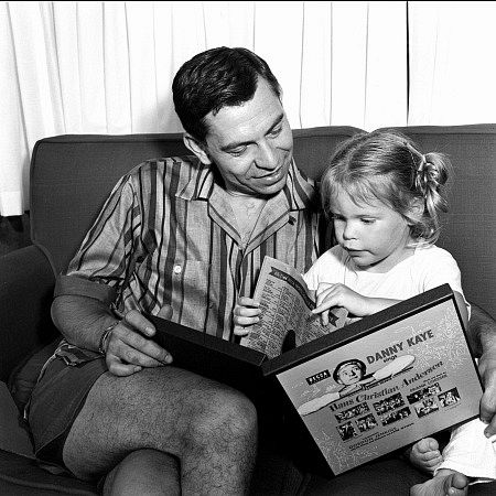 Jack Webb with daughter, 1953. 0068-1004