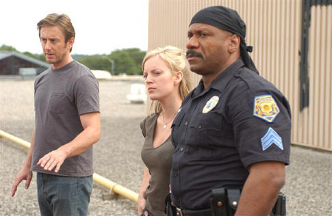 Still of Ving Rhames, Sarah Polley and Jake Weber in Dawn of the Dead (2004)