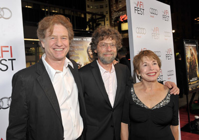 Steve Schwartz, Nick Wechsler and Paula Mae Schwartz at event of The Road (2009)