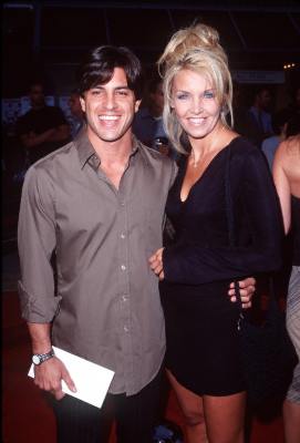 Diego Serrano and Andrea Wenzel at event of BASEketball (1998)