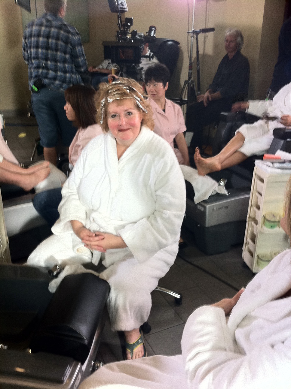 Tracy Weisert on MODERN FAMILY for Phil's spa day with the girls