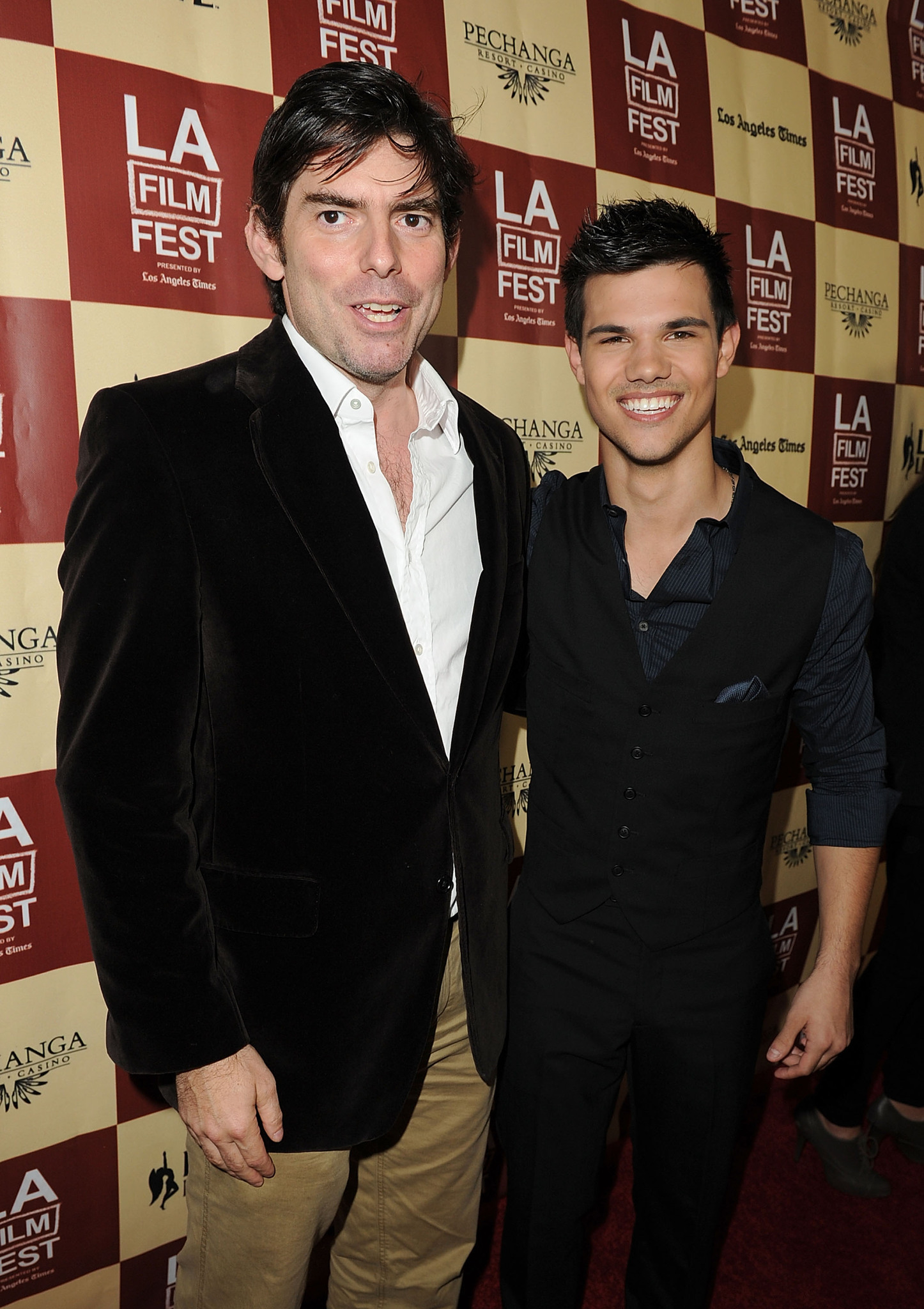 Chris Weitz and Taylor Lautner at event of A Better Life (2011)