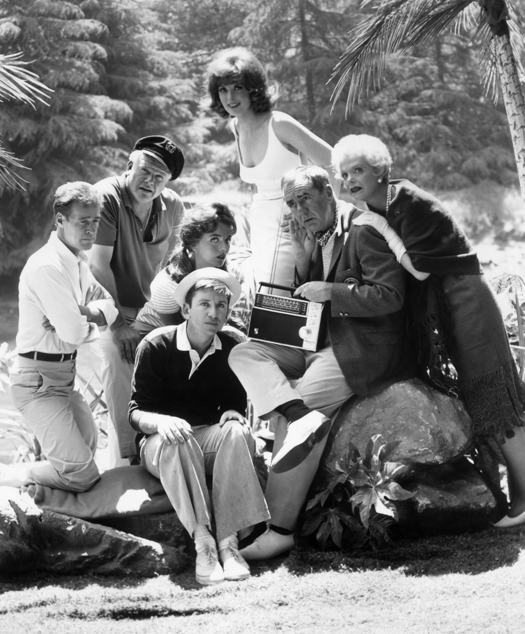 Still of Jim Backus, Bob Denver, Alan Hale Jr., Tina Louise, Russell Johnson, Natalie Schafer and Dawn Wells in Gilligan's Island (1964)