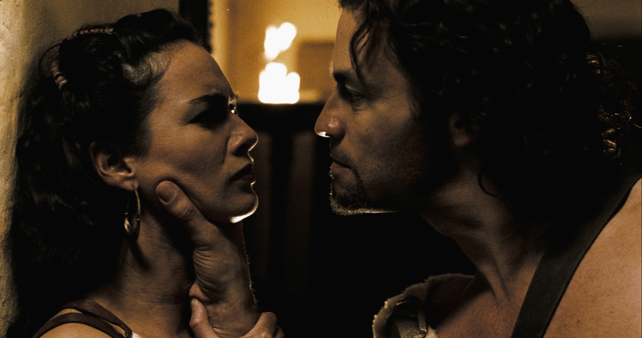 Still of Lena Headey and Dominic West in 300 (2006)