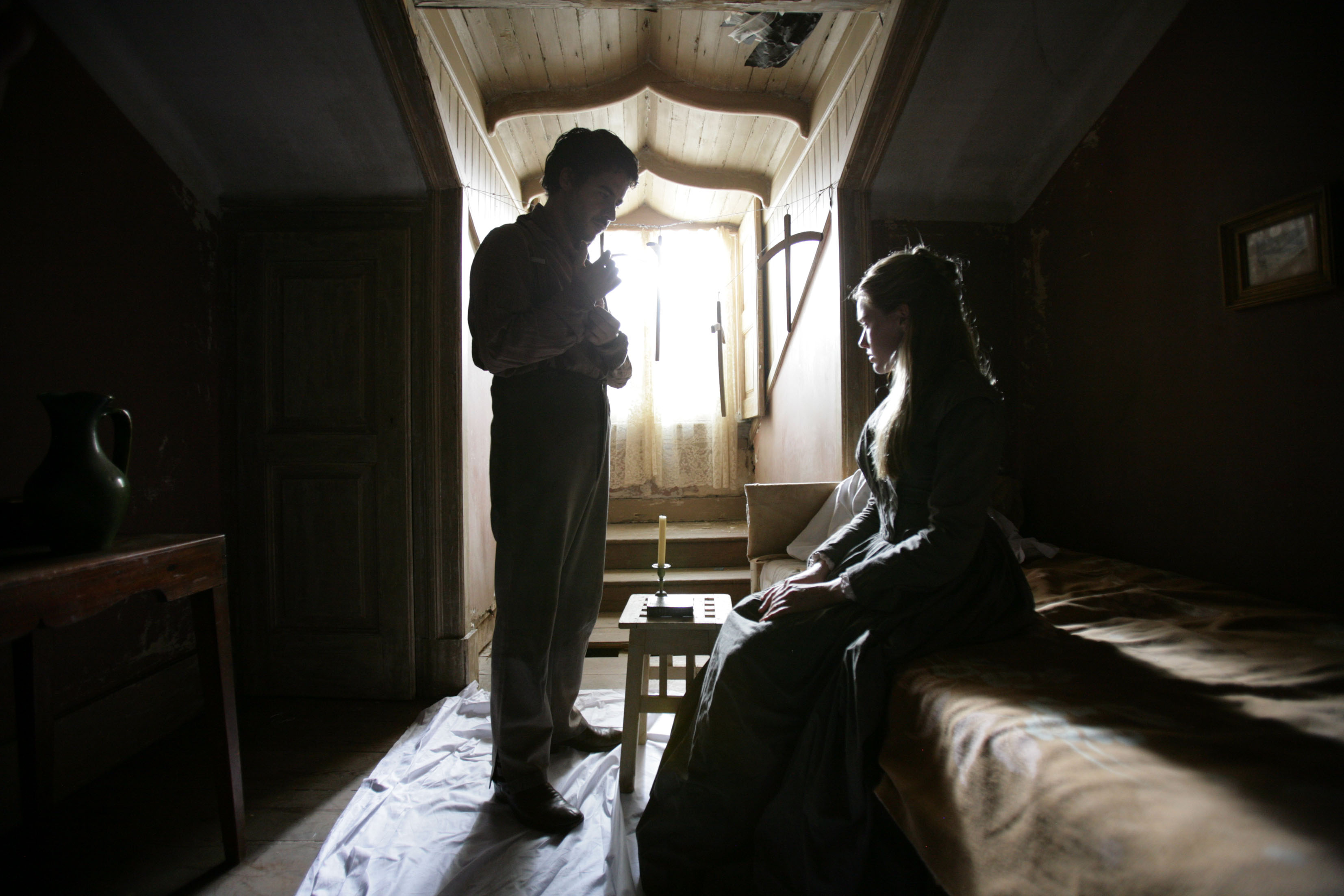 Still of Jemima West and Lannick Gautry in Maison close (2010)