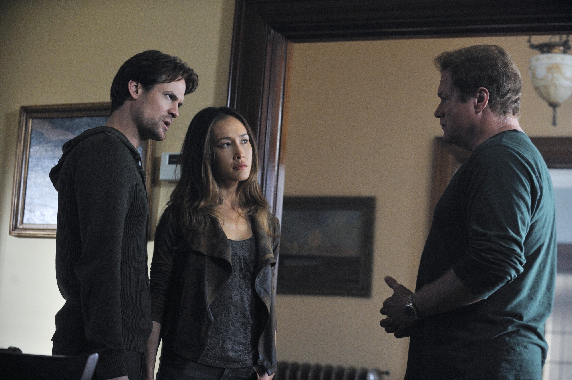 Still of David Keith, Maggie Q and Shane West in Nikita (2010)