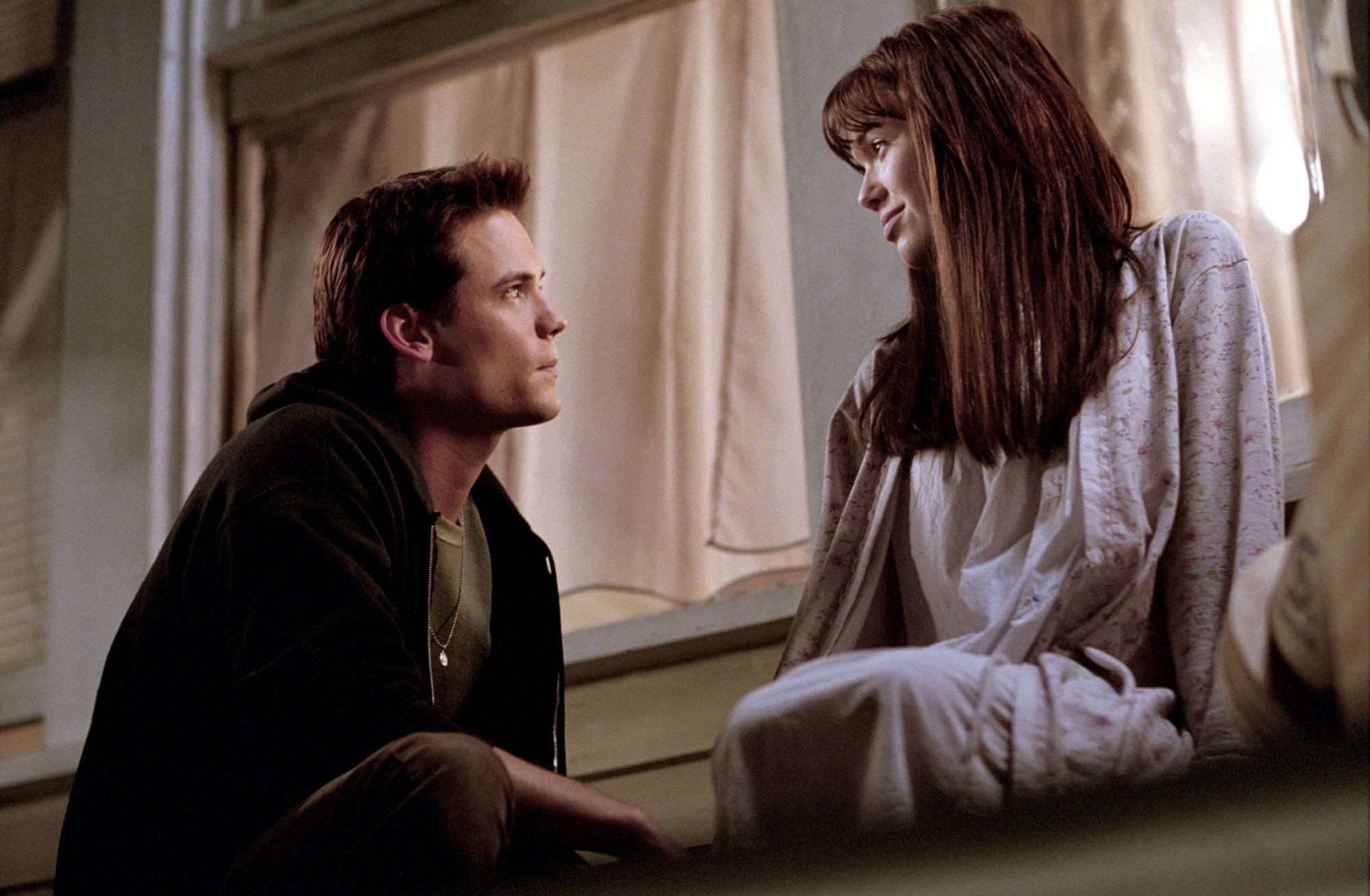 Still of Mandy Moore and Shane West in Isimintinas kelias (2002)