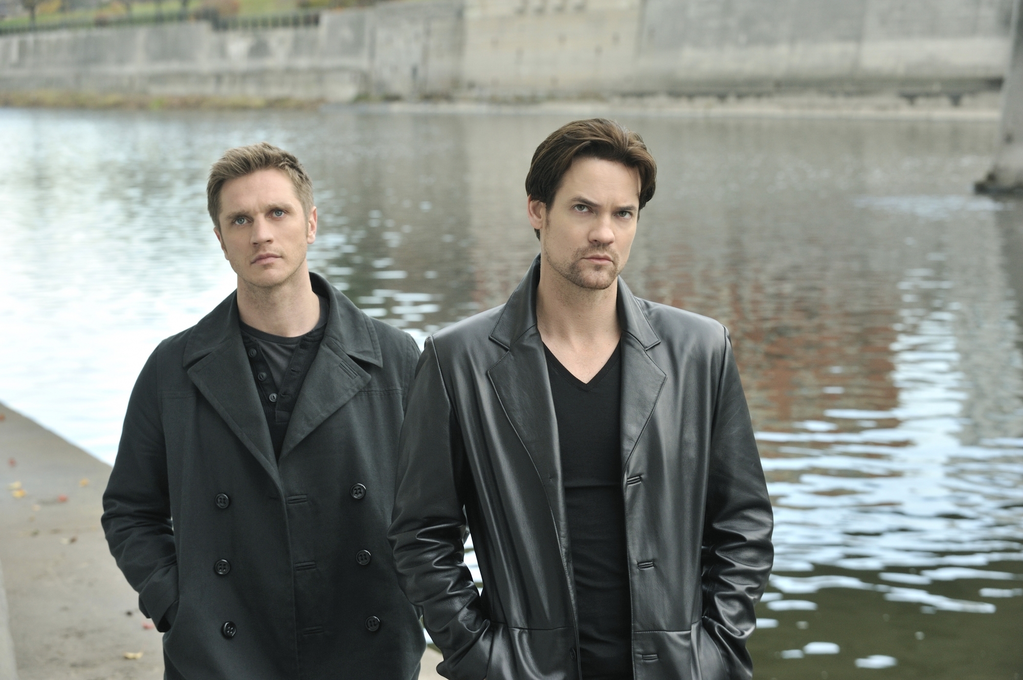 Still of Devon Sawa and Shane West in Nikita (2010)