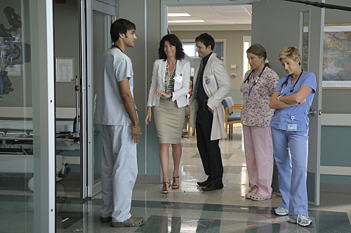 Still of Peter Facinelli, Edie Falco, Eve Best, Merritt Wever and Arjun Gupta in Nurse Jackie (2009)