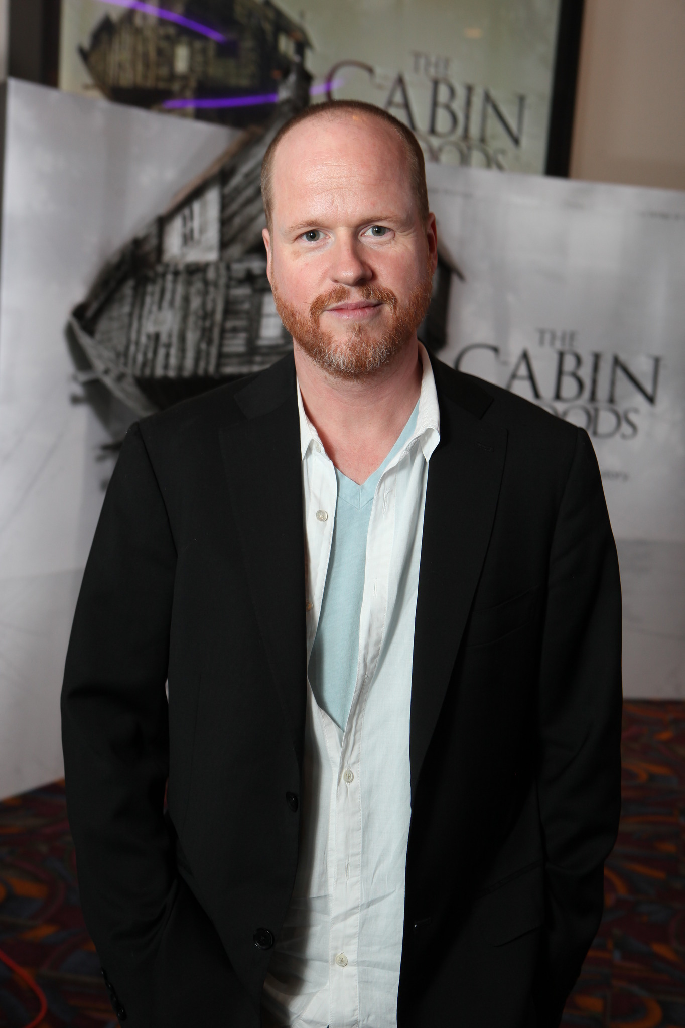 Joss Whedon at event of Namas girios gludumoj (2012)