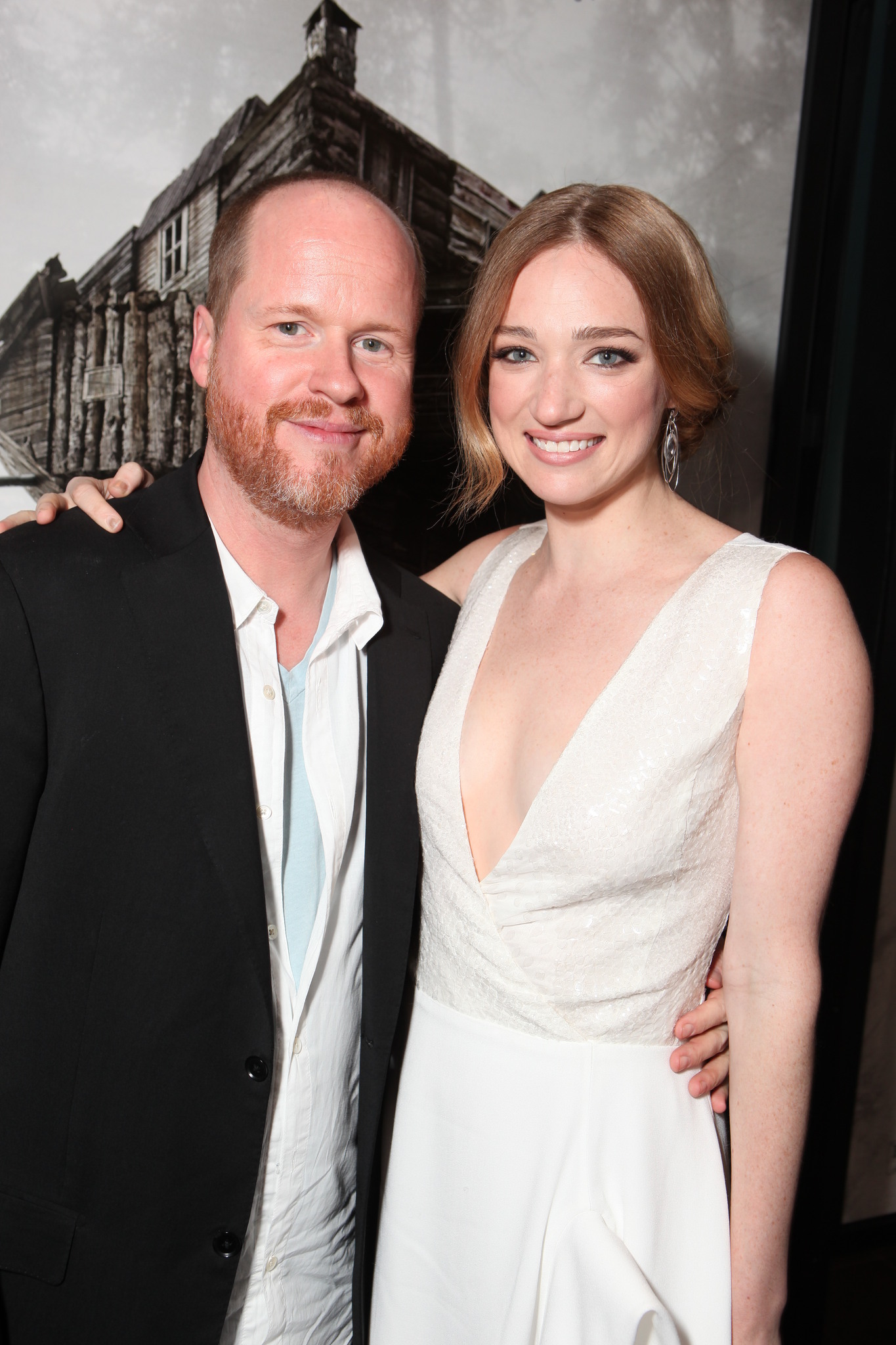 Joss Whedon and Kristen Connolly at event of Namas girios gludumoj (2012)