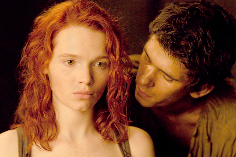 Still of Karoline Herfurth and Ben Whishaw in Perfume: The Story of a Murderer (2006)