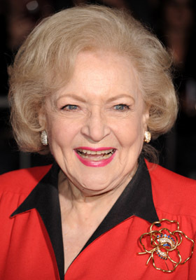 Still of Betty White in Ir vel tu! (2010)