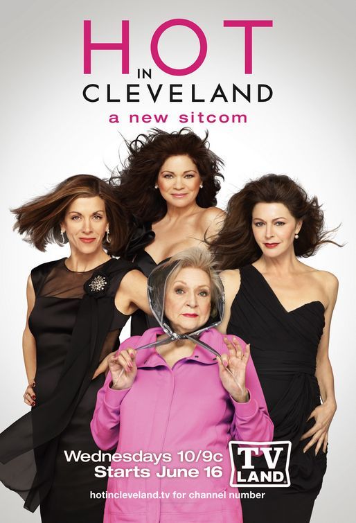 Valerie Bertinelli, Jane Leeves, Wendie Malick and Betty White in Hot in Cleveland (2010)