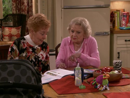 Still of Georgia Engel and Betty White in Hot in Cleveland (2010)