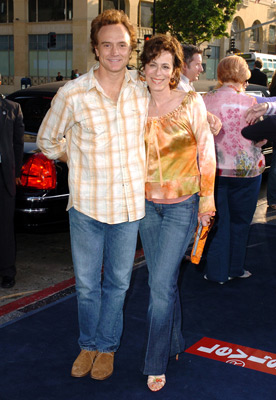 Jane Kaczmarek and Bradley Whitford at event of The Sisterhood of the Traveling Pants (2005)