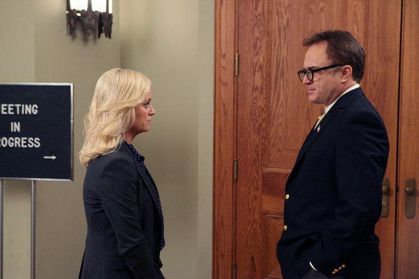 Still of Amy Poehler and Bradley Whitford in Parks and Recreation (2009)